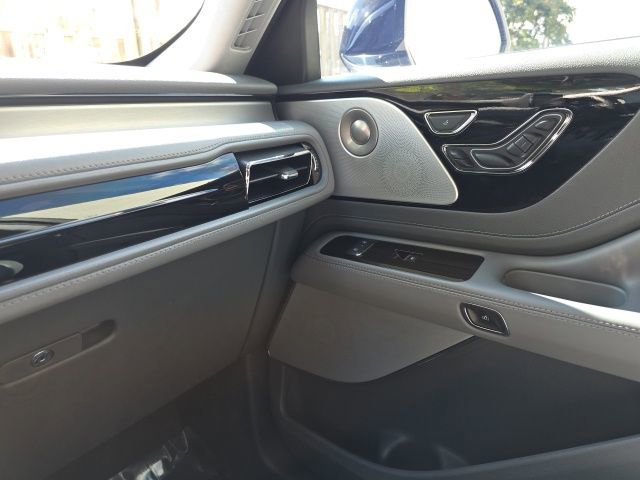 Used 2021 Lincoln Aviator Reserve w/ Equipment Group 202A image 16