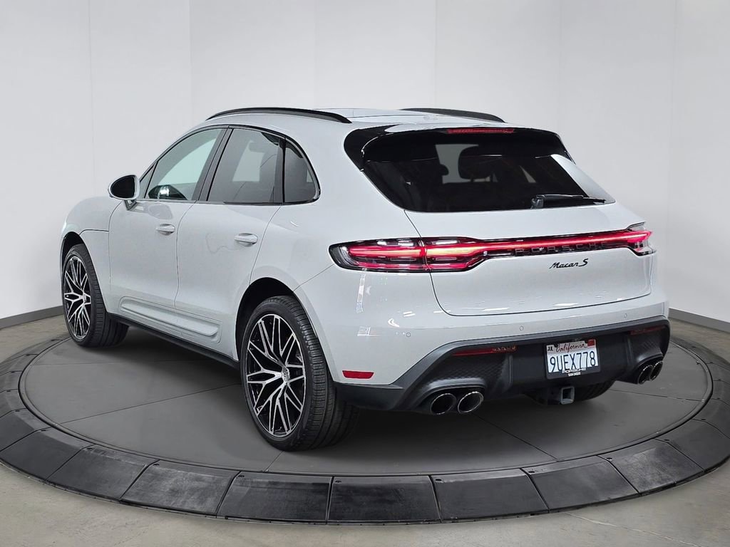Certified 2025 Porsche Macan S AWD/4WD image 3