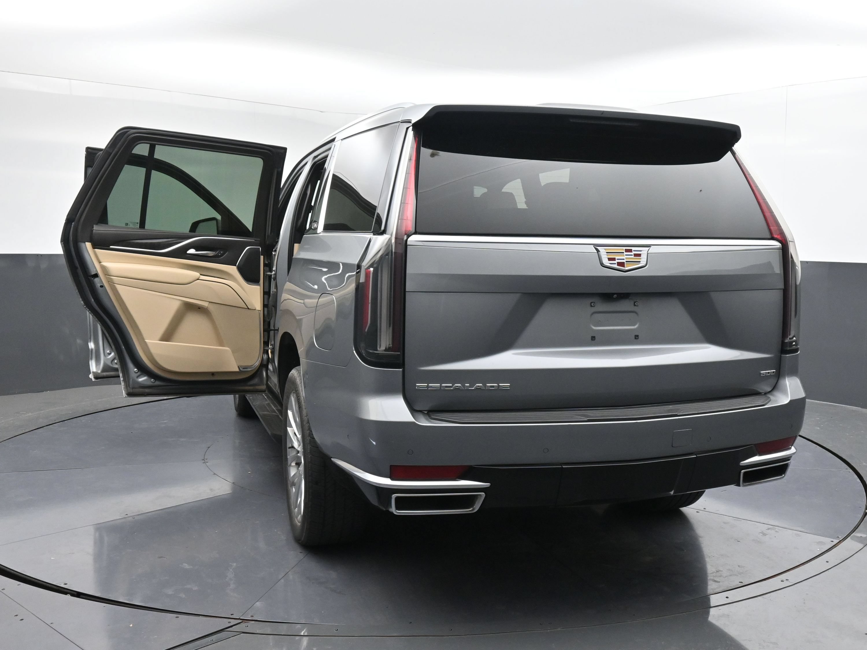 Used 2023 Cadillac Escalade Premium Luxury AWD/4WD image 45