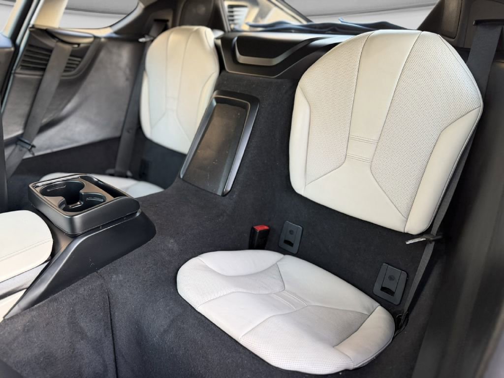 Used 2019 BMW i8 image 14