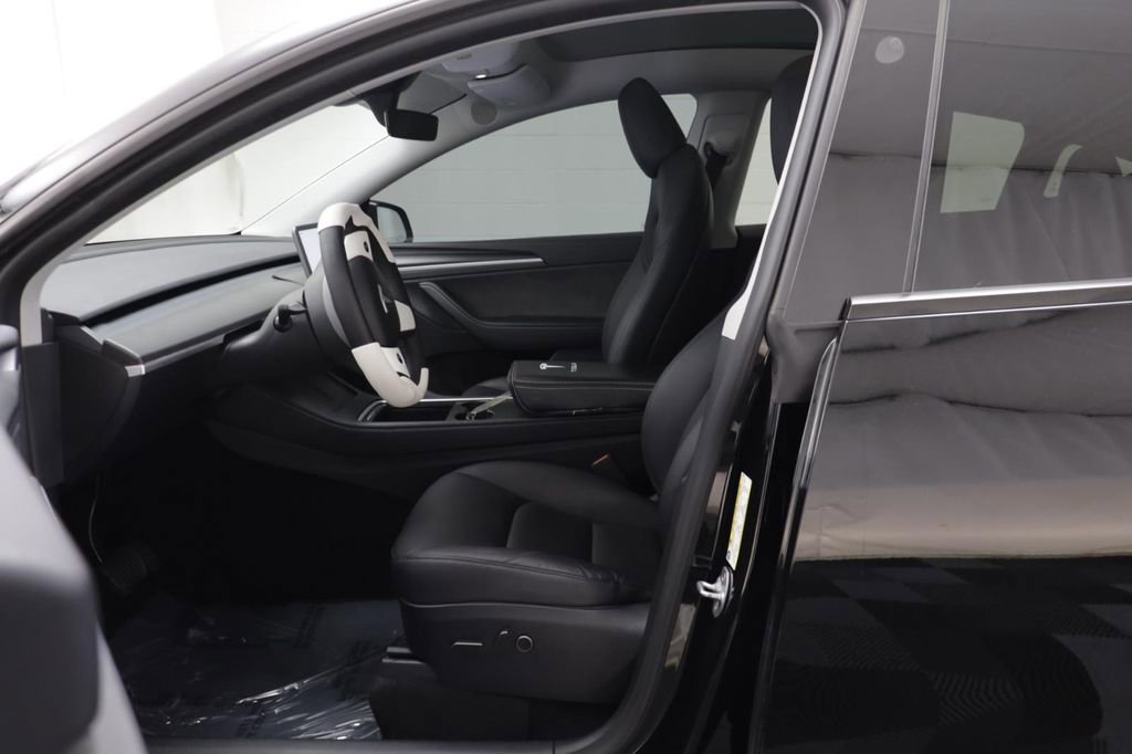 Used 2024 Tesla Model Y Long Range image 5