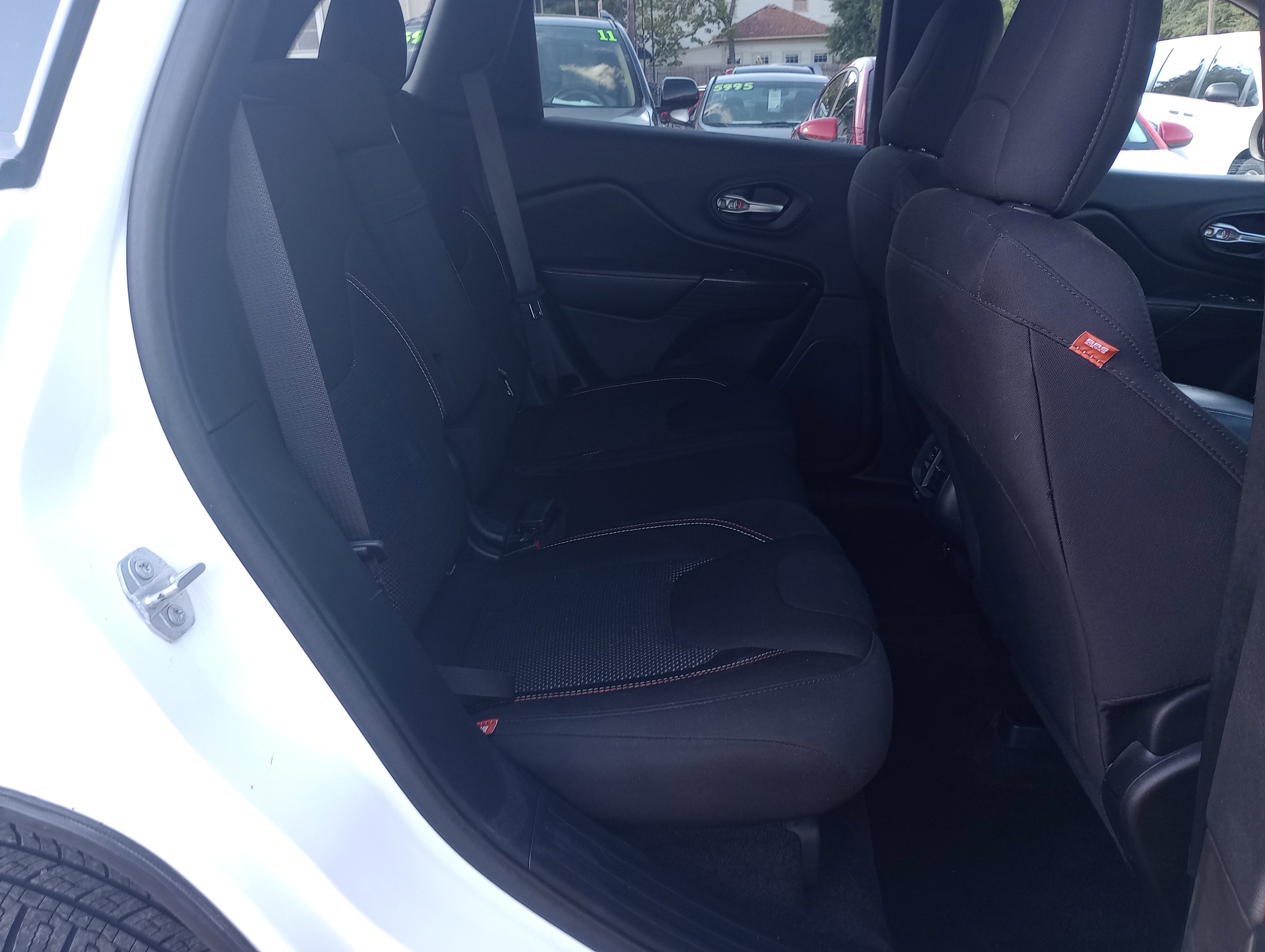 Used 2016 Jeep Cherokee 75th Anniversary FWD image 17