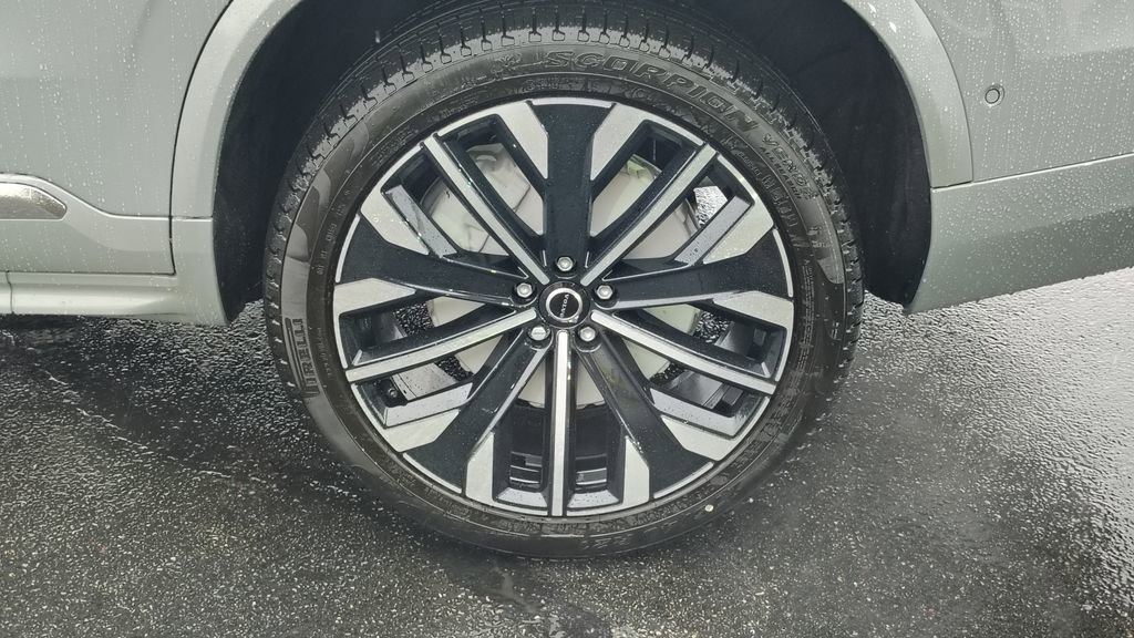 New 2026 Volvo XC90 T8 Plus w/ Protection Package Premier AWD/4WD image 34