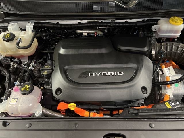 Used 2024 Chrysler Pacifica Select image 23