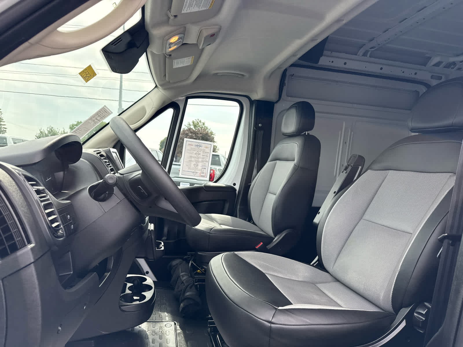 Used 2026 RAM ProMaster 2500 w/ Convenience Group FWD image 11