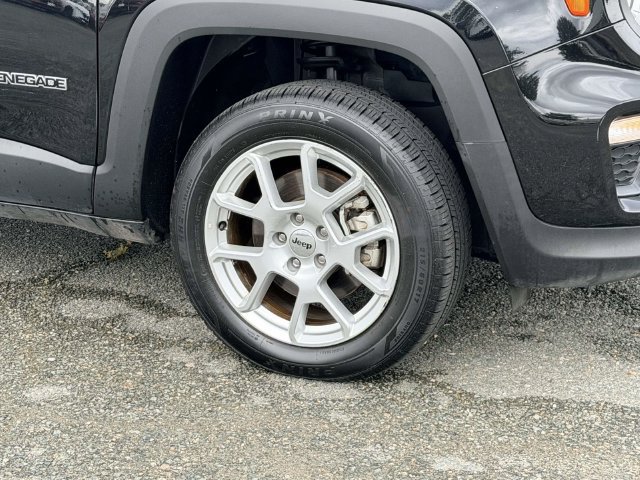 Used 2022 Jeep Renegade Latitude w/ Convenience Group AWD/4WD image 7