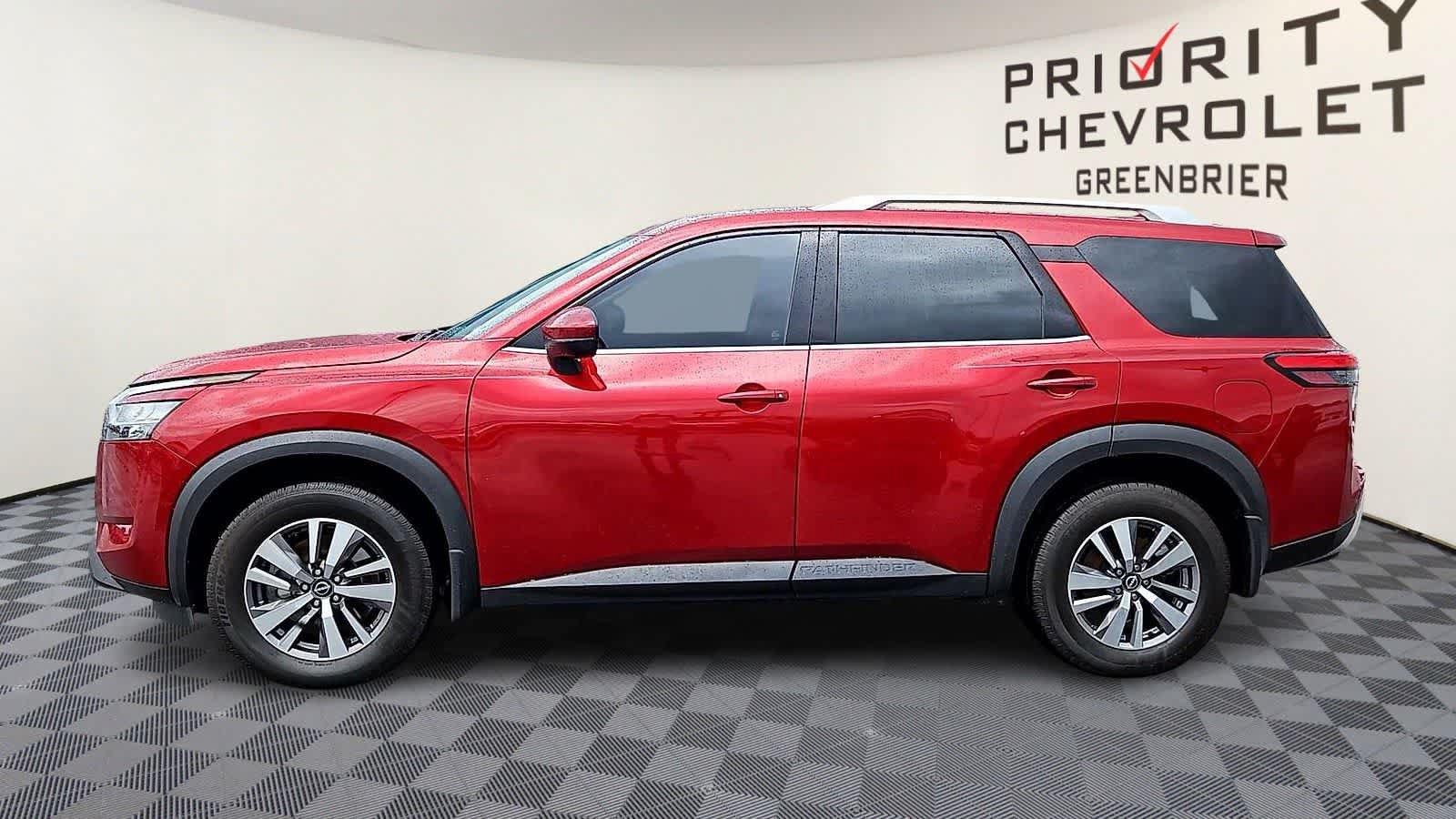 Used 2023 Nissan Pathfinder SL w/ Lighting Package (N92) AWD/4WD image 5