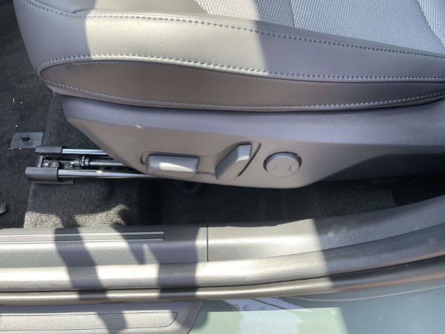 New 2026 Kia Niro EX FWD image 18