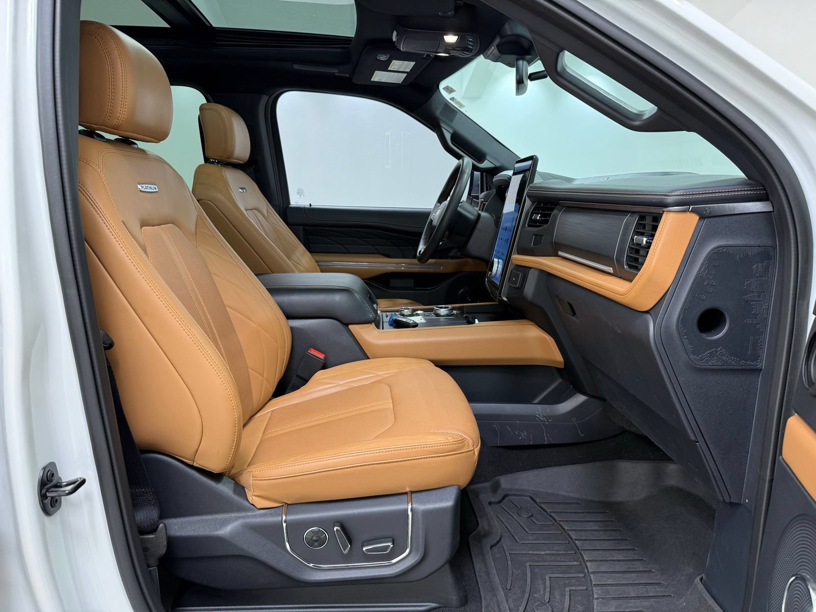 Used 2024 Ford Expedition Max Platinum AWD/4WD image 37