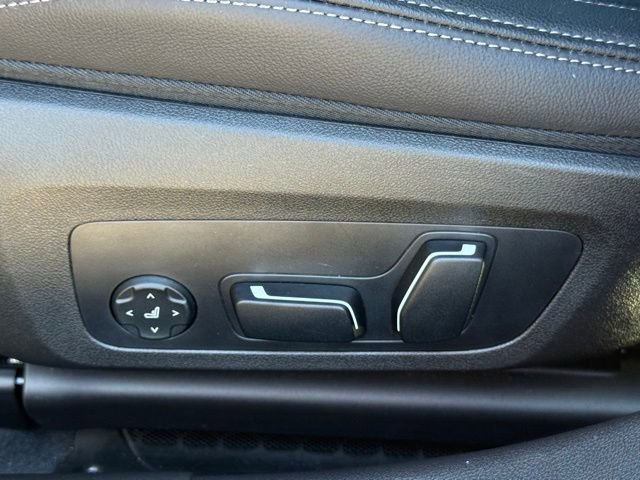 Used 2025 BMW 330i Sedan w/ M Sport Package image 20