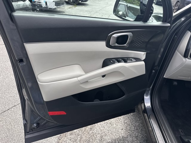 Certified 2022 Kia Sorento S w/ Panoramic Sunroof Package FWD image 11