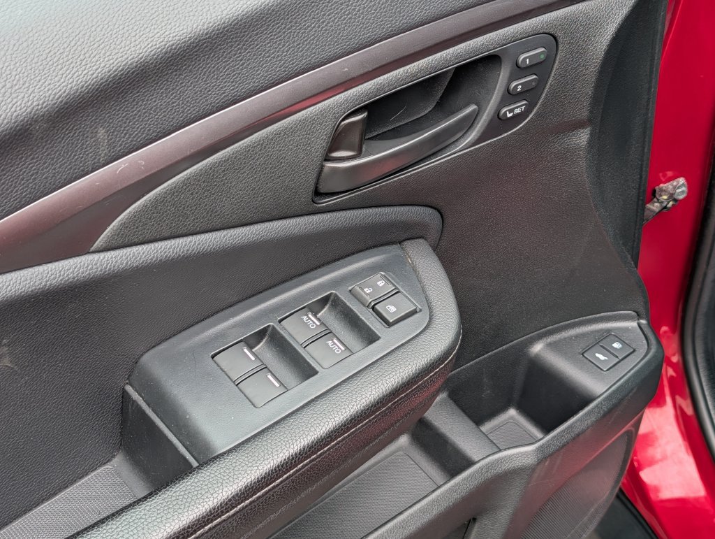 Used 2023 Honda Passport EX-L image 15