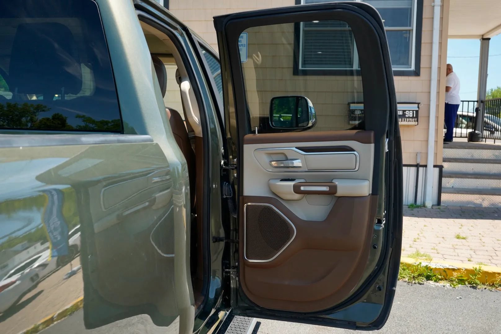 Used 2021 RAM 1500 Laramie AWD/4WD image 35