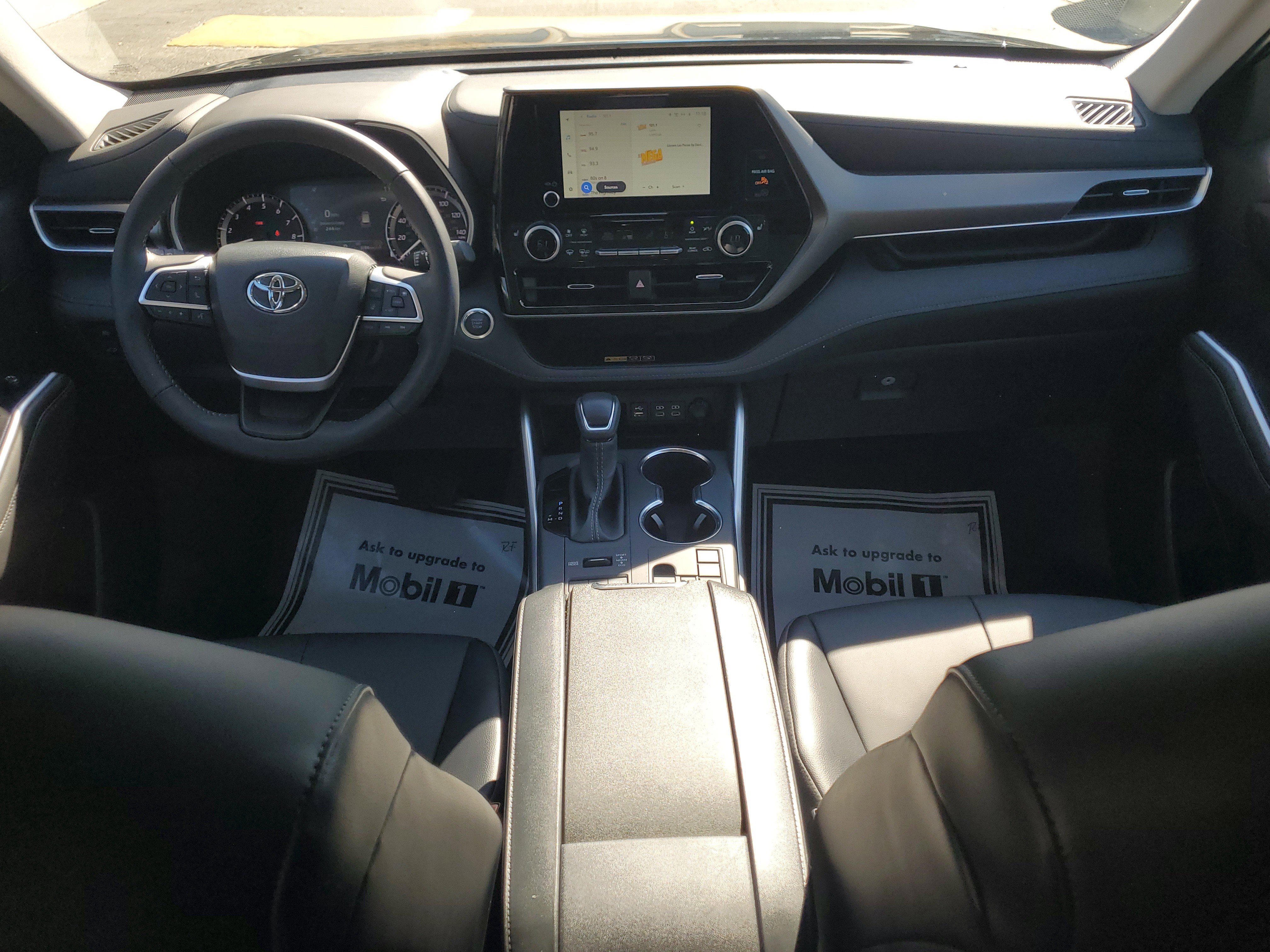 Used 2026 Toyota Highlander XLE image 15