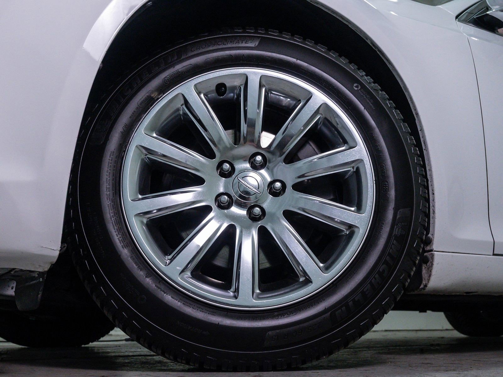 Used 2012 Chrysler 300 Limited RWD image 6