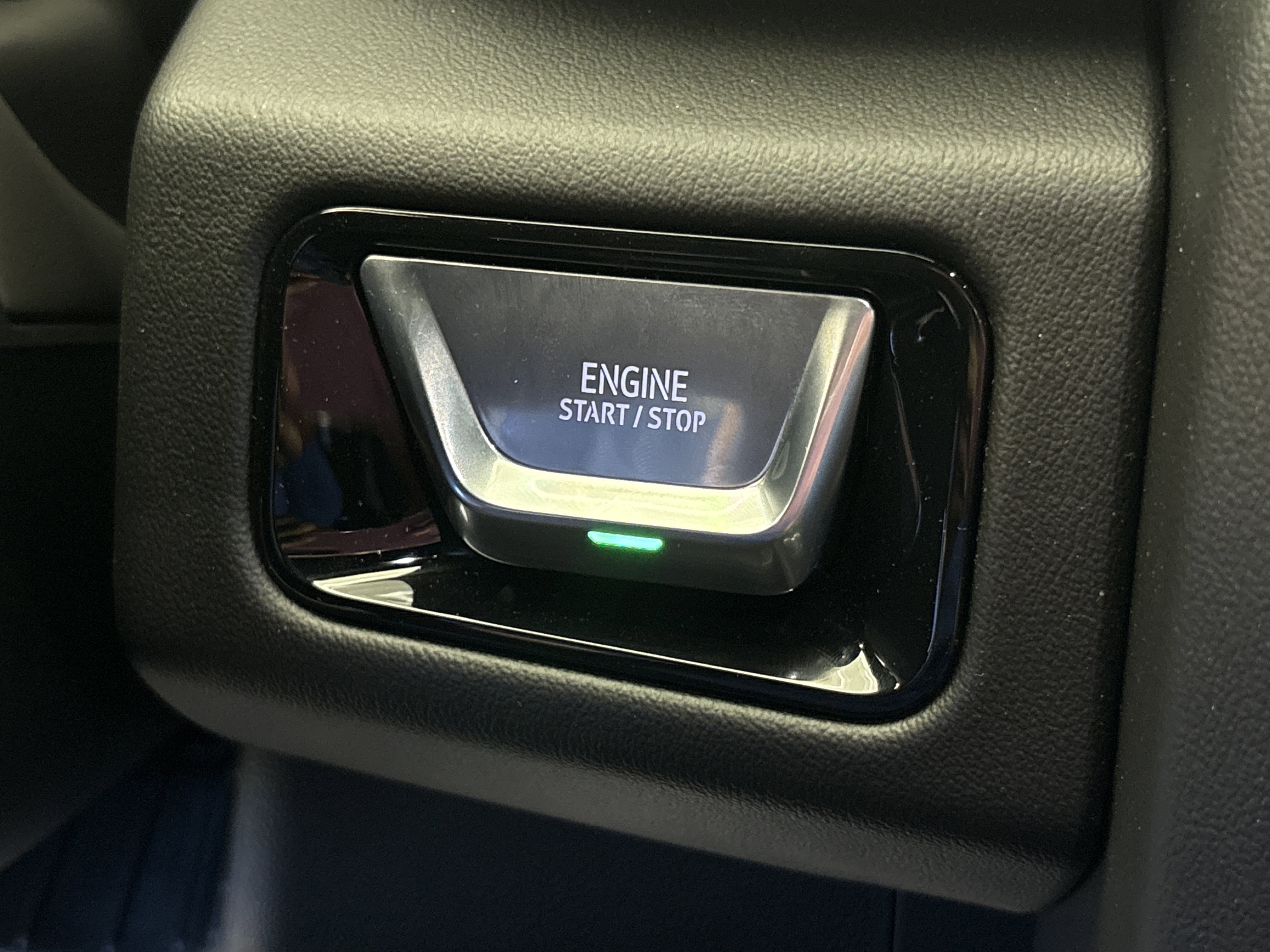 Used 2025 GMC Yukon Elevation AWD/4WD image 23