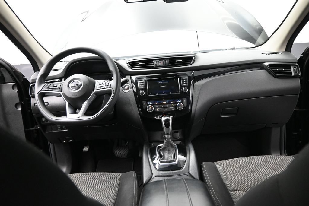 Used 2020 Nissan Rogue Sport SV FWD image 26