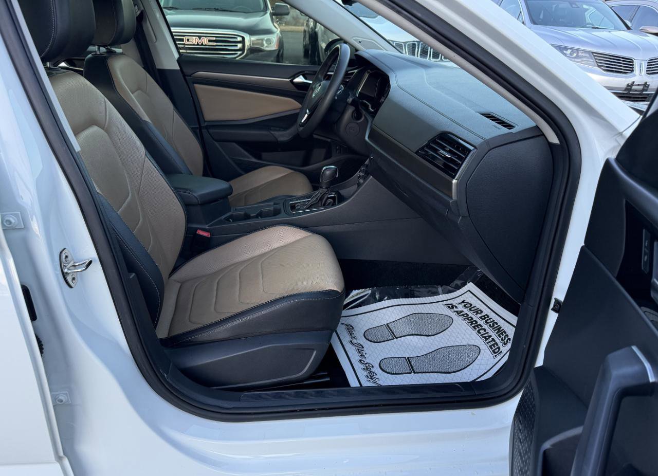 Used 2021 Volkswagen Jetta SEL Premium FWD image 12