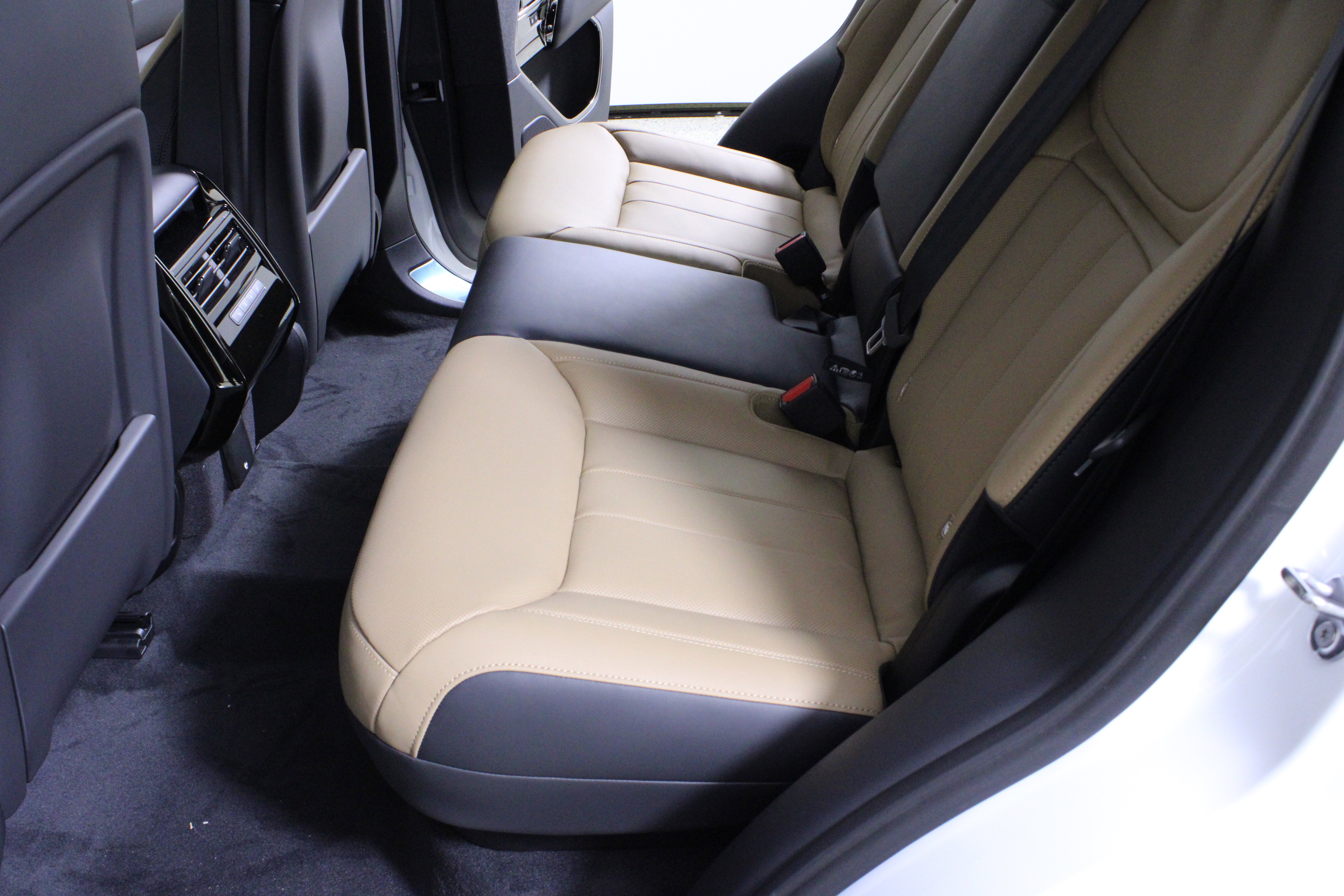 New 2026 Land Rover Range Rover Sport Dynamic SE image 10