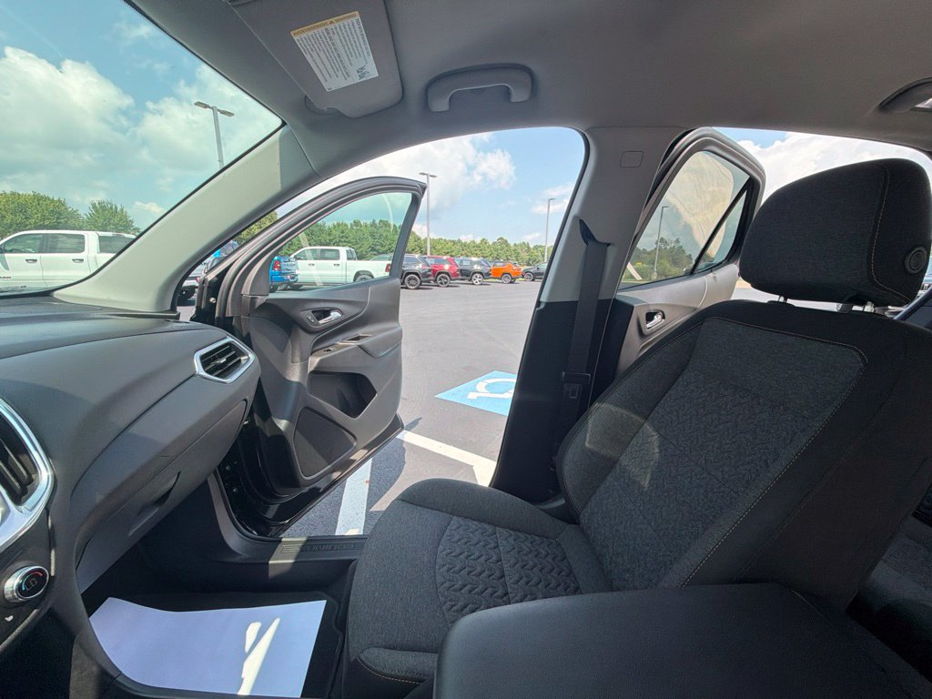 Used 2023 Chevrolet Equinox LT AWD/4WD image 28