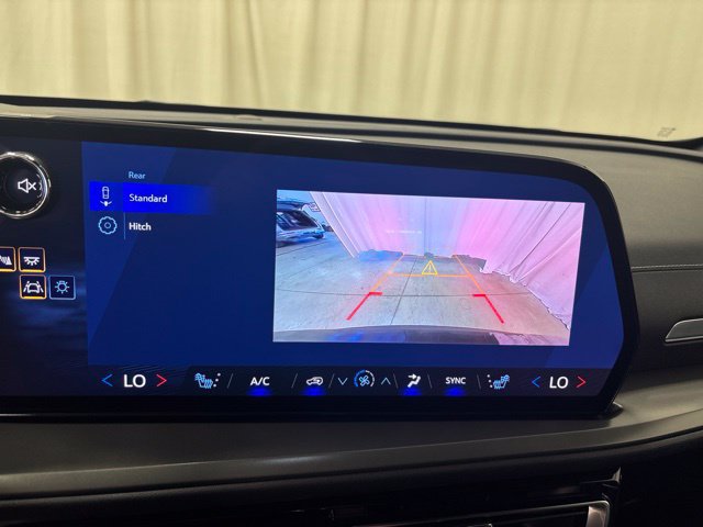 Used 2026 Chevrolet Traverse LT FWD image 19