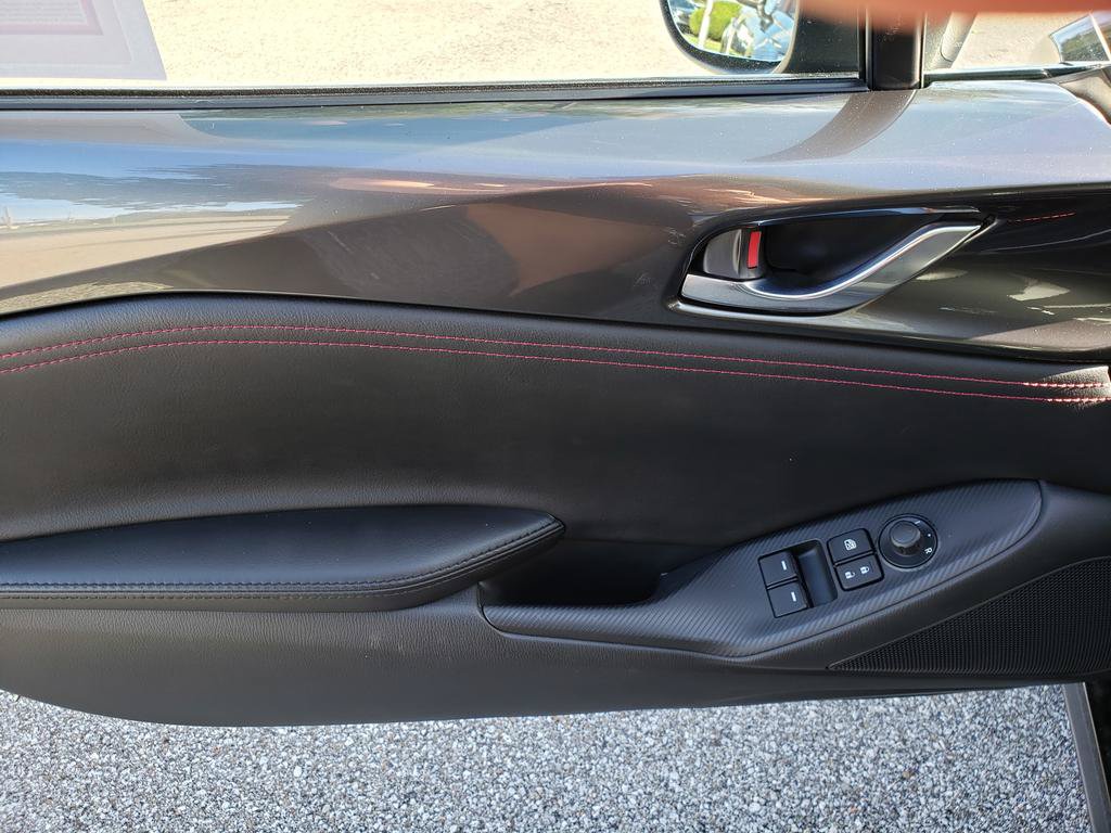 Used 2017 MAZDA MX-5 Miata RF Grand Touring RWD image 9
