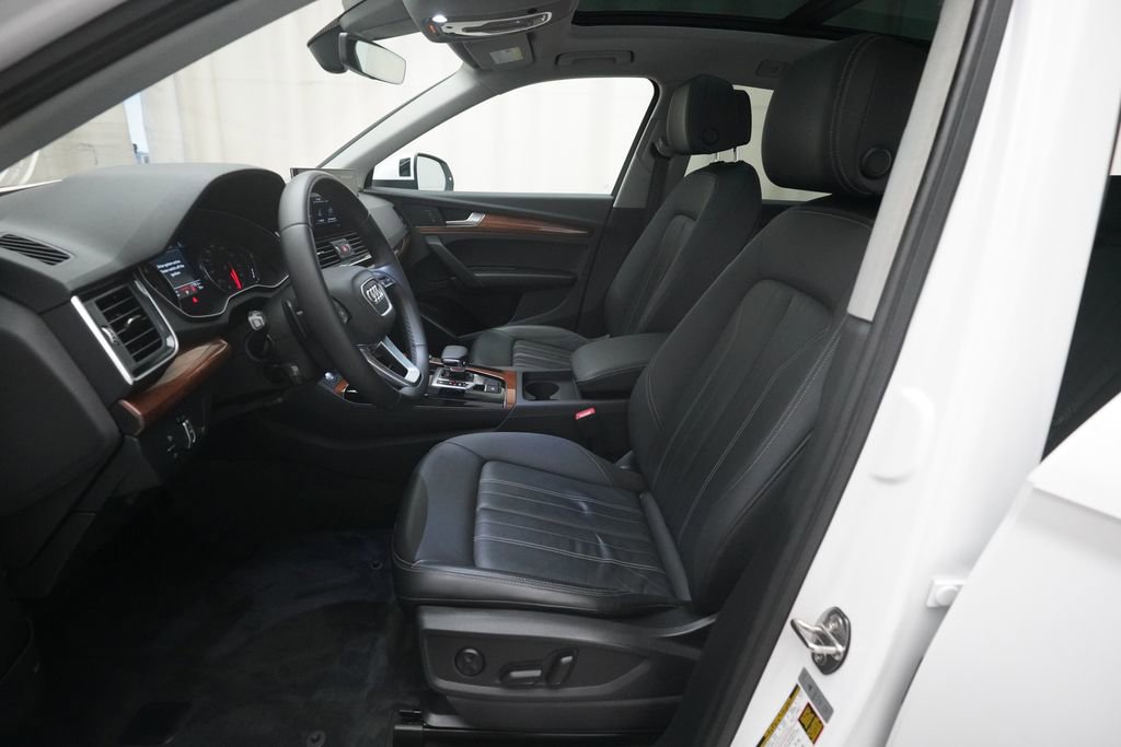 Certified 2023 Audi Q5 Premium w/ Convenience Package AWD/4WD image 7