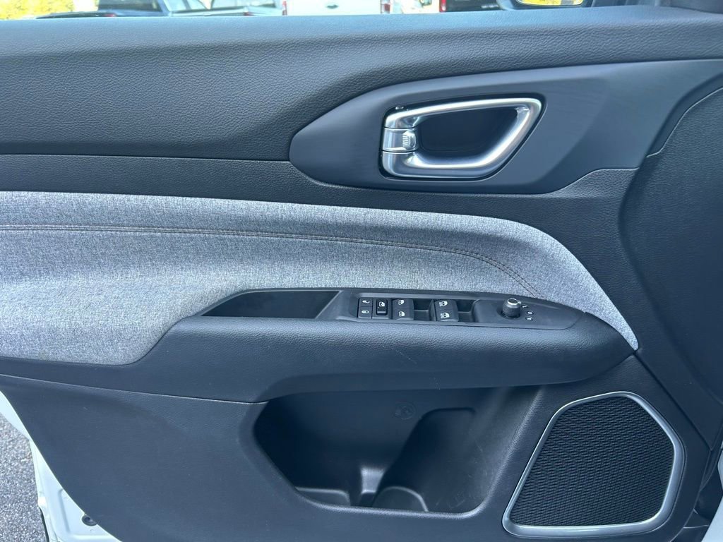 Used 2022 Jeep Compass Latitude image 29