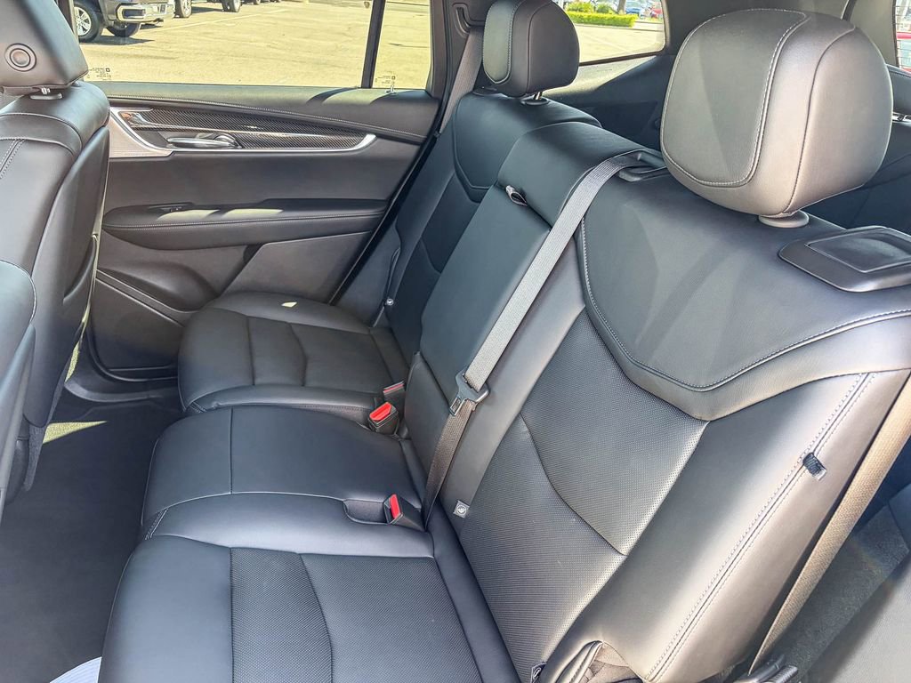 Used 2022 Cadillac XT6 Sport w/ Technology Package image 41