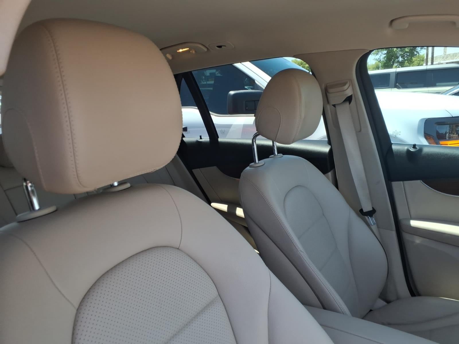 Used 2022 Mercedes-Benz GLC 300 image 12