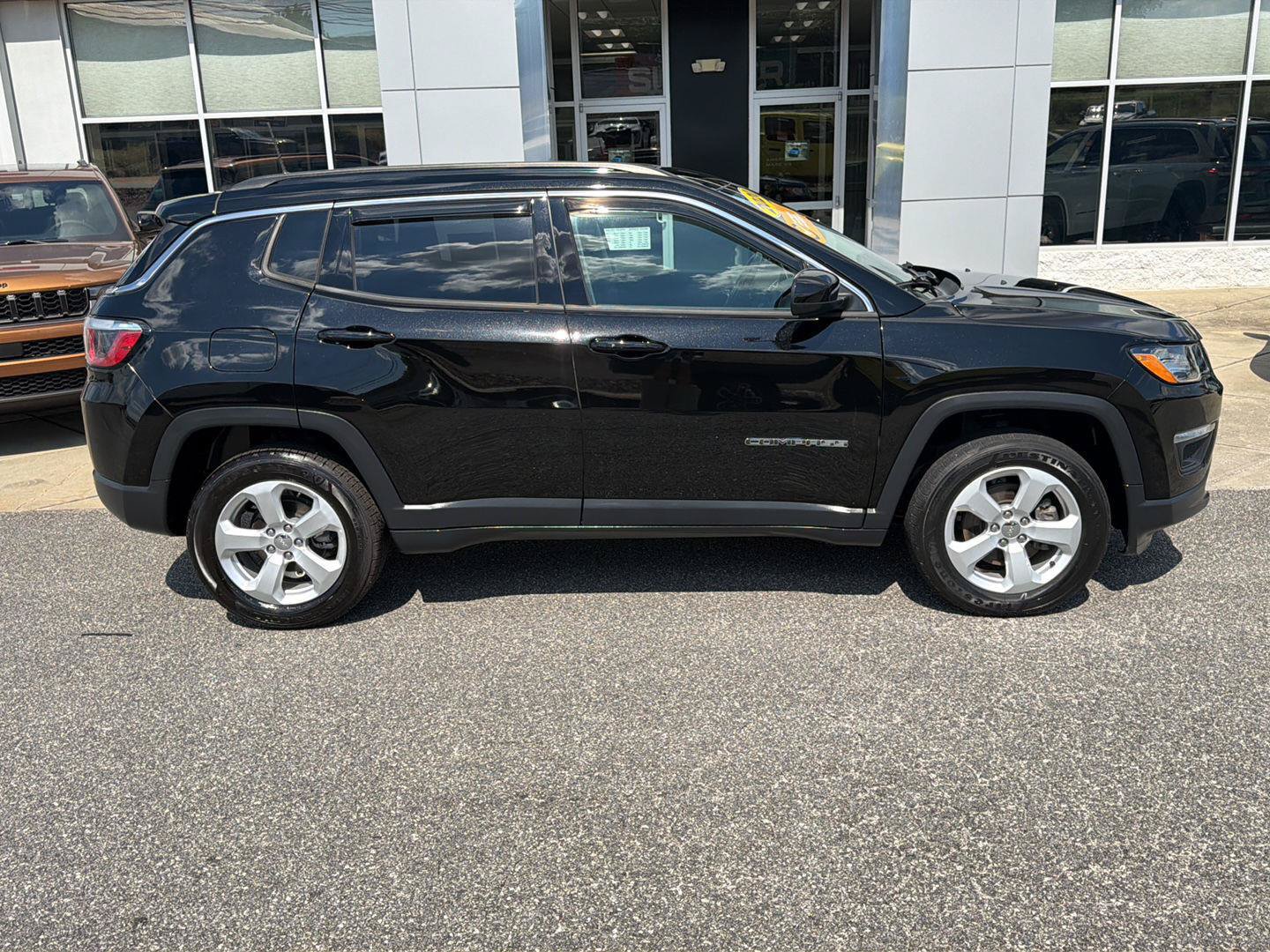 Certified 2020 Jeep Compass Latitude w/ Popular Equipment Group AWD/4WD image 11