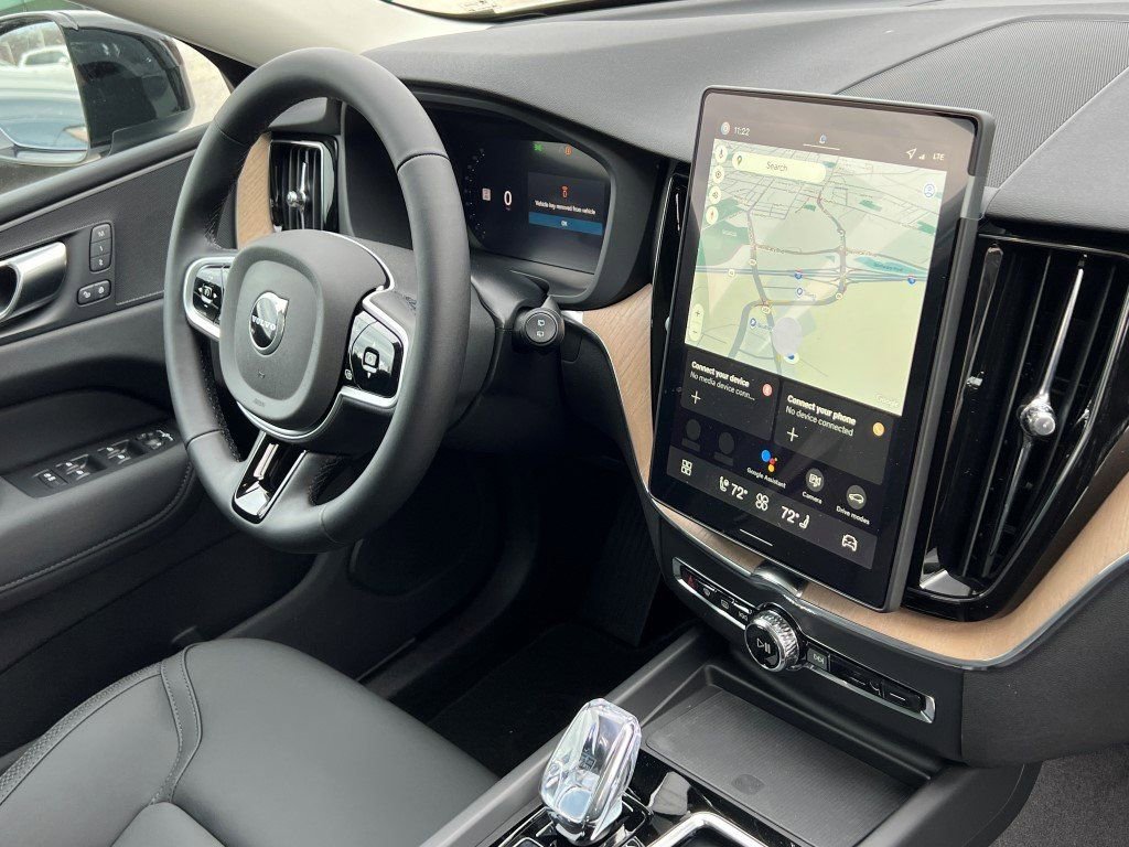 New 2026 Volvo XC60 T8 Core w/ Climate Package image 7