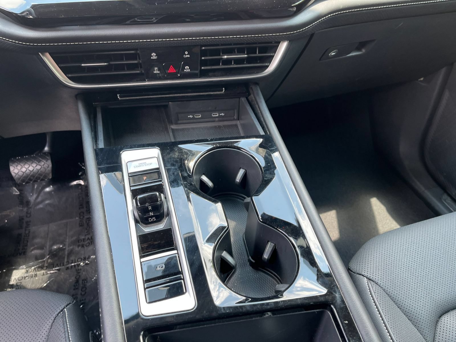 Used 2024 Volkswagen Atlas SE AWD/4WD image 44