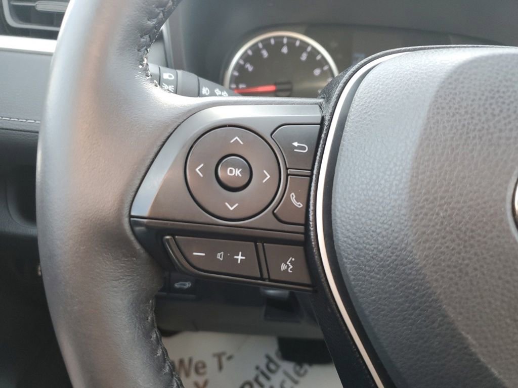 Used 2021 Toyota RAV4 XLE image 16