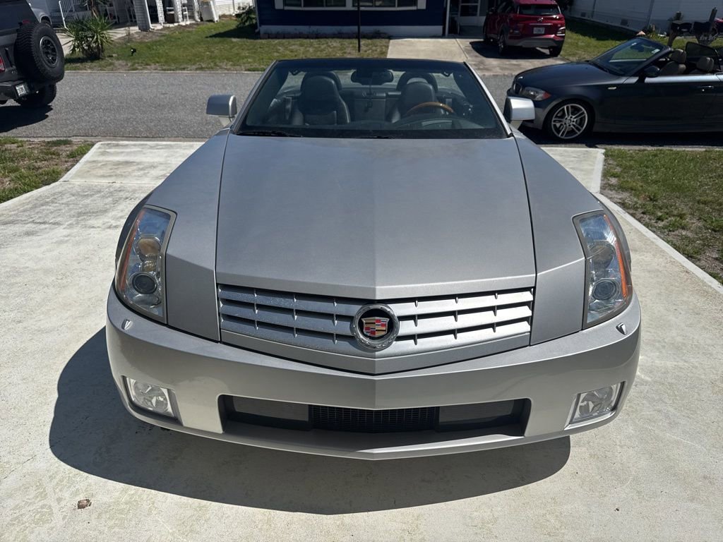 Used 2004 Cadillac XLR RWD image 2