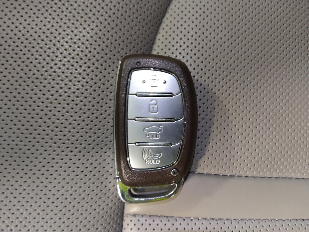 Used 2018 Hyundai Sonata Limited w/ Limited Ultimate Package 03 FWD image 32