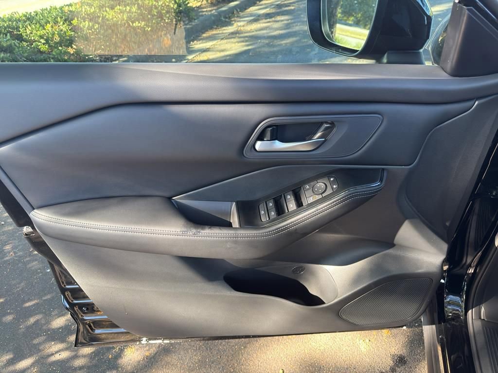 New 2026 Nissan Rogue SV image 16