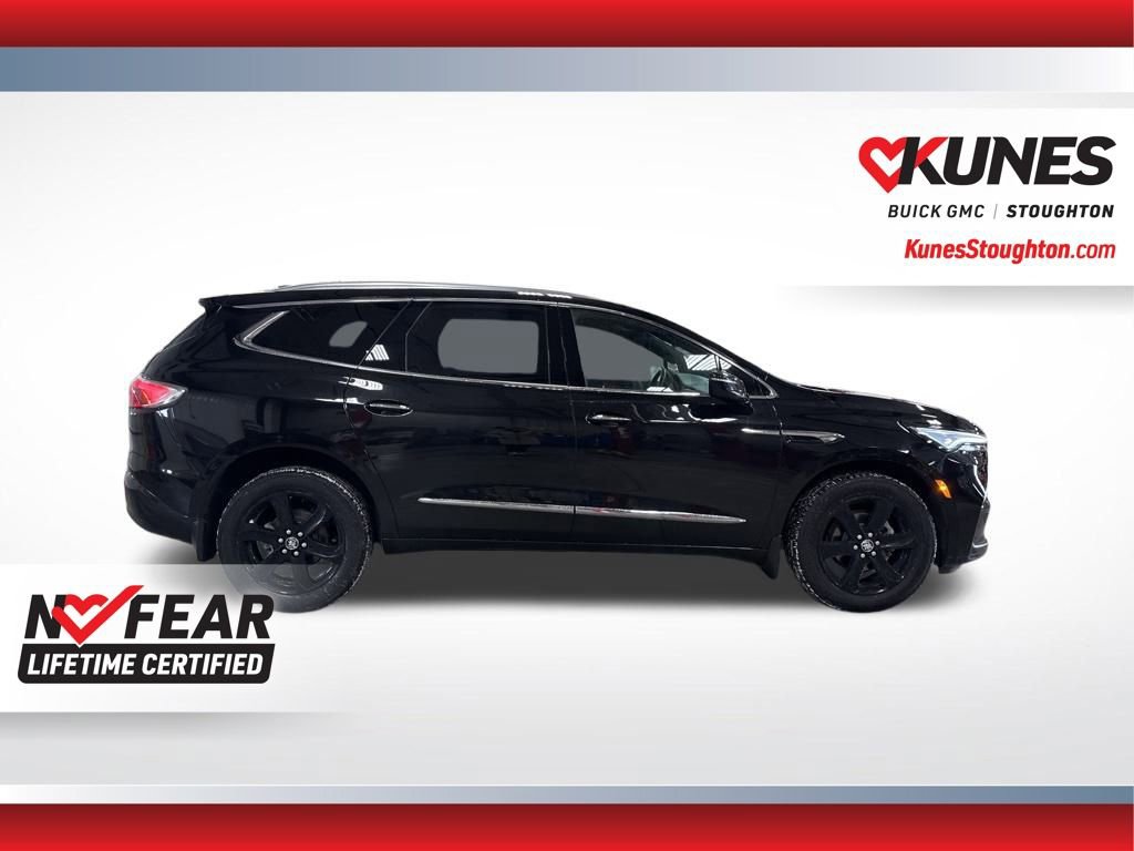 Used 2024 Buick Enclave Essence image 13