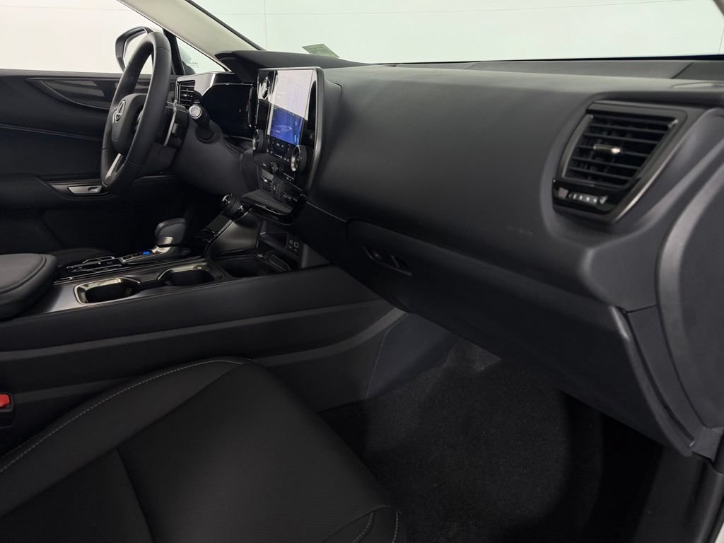 Used 2025 Lexus NX 250 FWD image 13