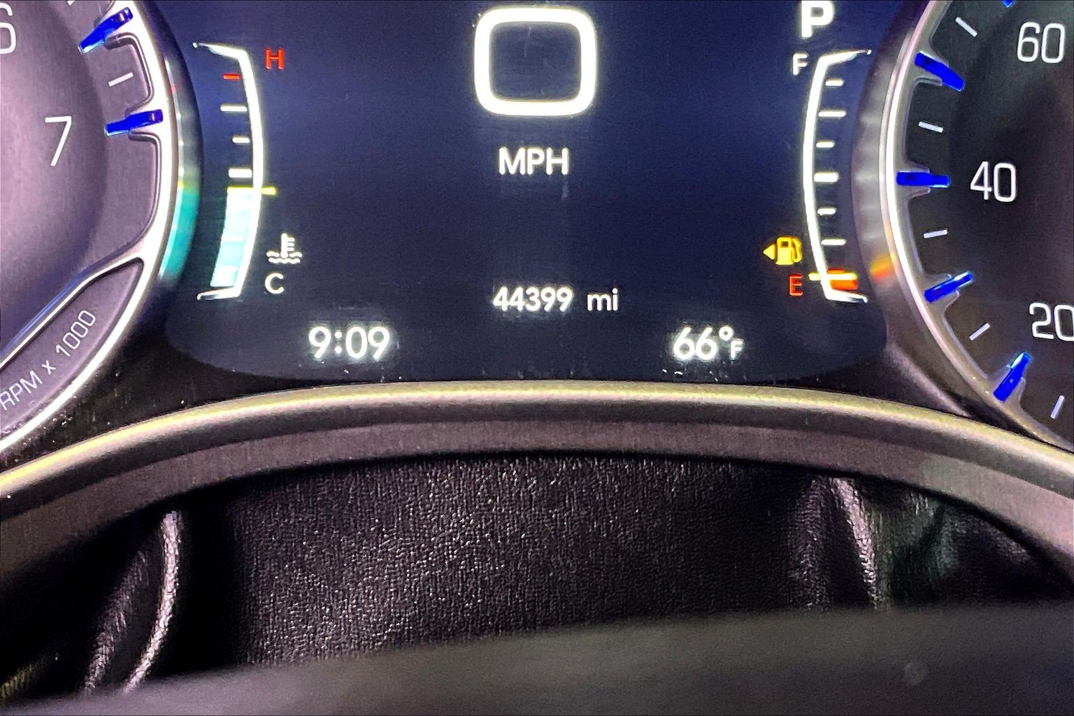 Used 2021 Chrysler Pacifica Touring-L FWD image 14