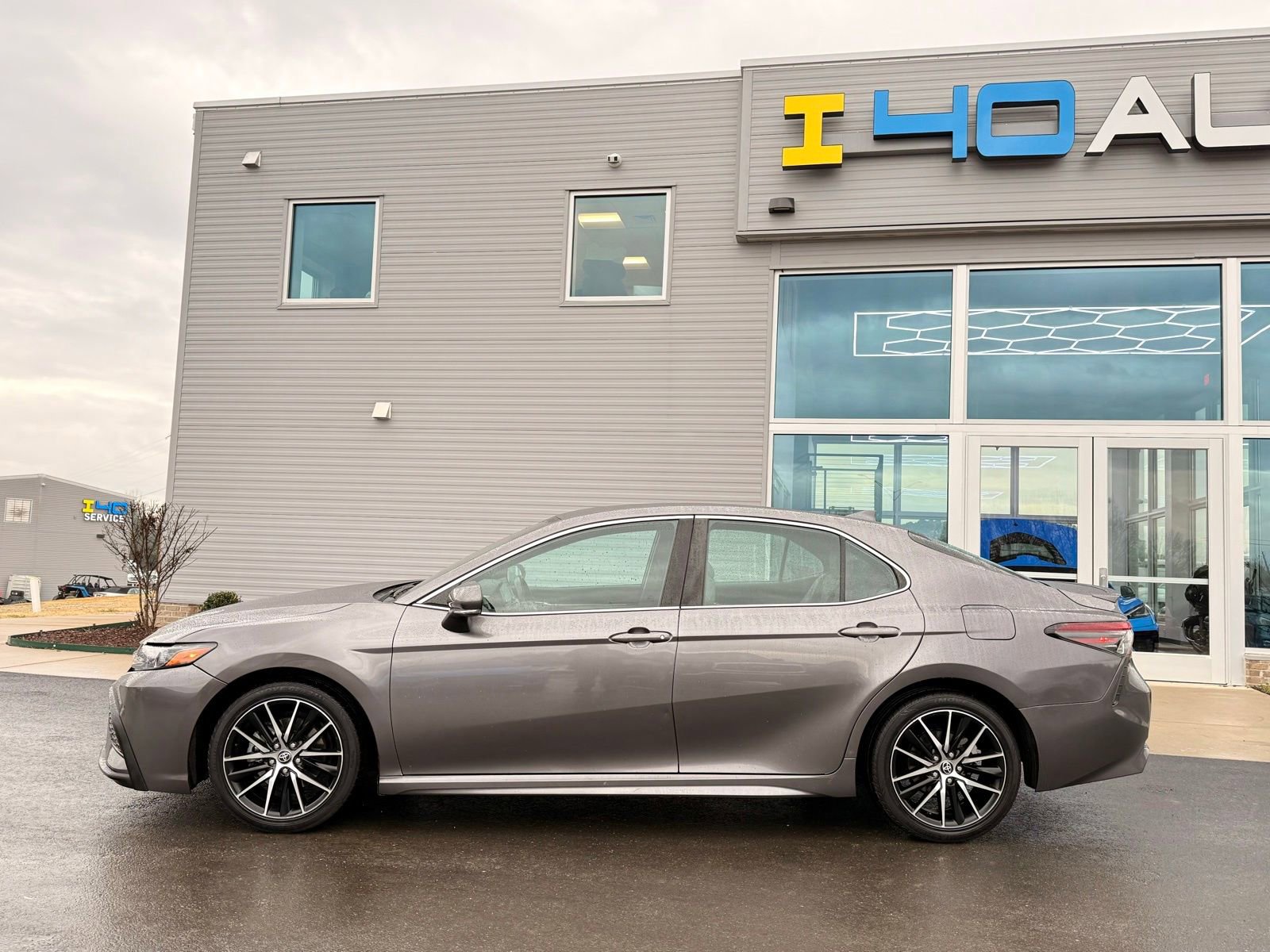 Used 2022 Toyota Camry SE image 10