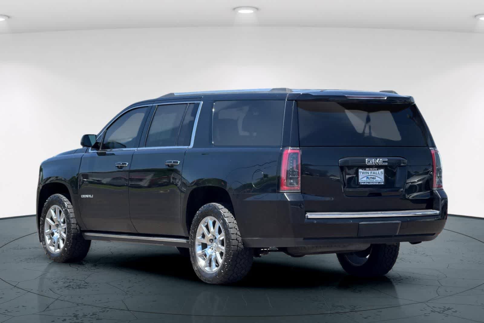 Used 2017 GMC Yukon XL Denali w/ Open Road Package AWD/4WD image 8
