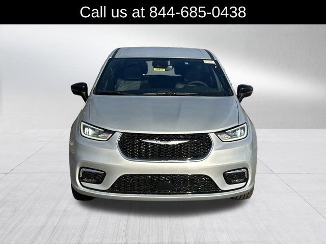 New 2026 Chrysler Pacifica Select image 2