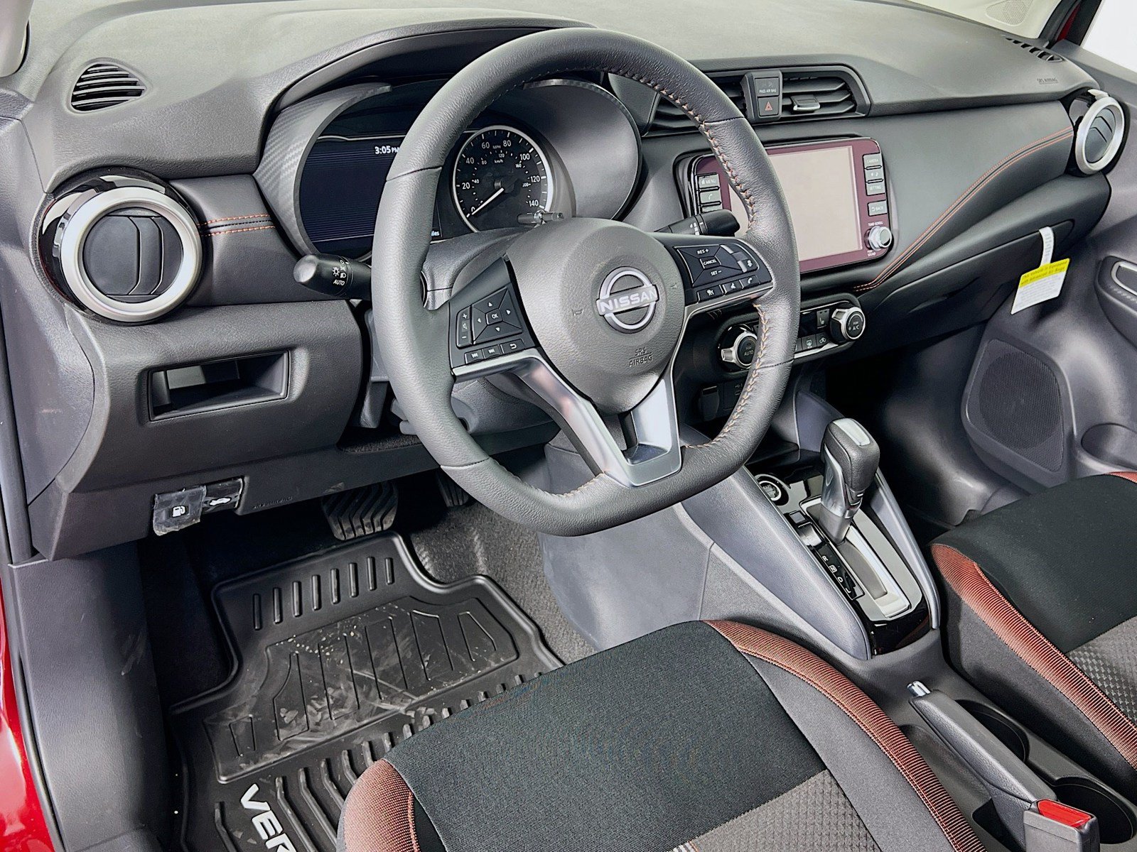 New 2025 Nissan Versa SR w/ Trunk Package FWD image 5