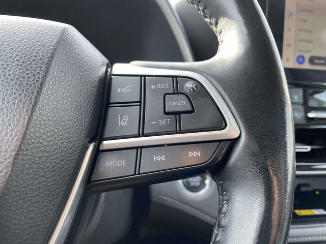 Used 2023 Toyota Highlander XLE image 27