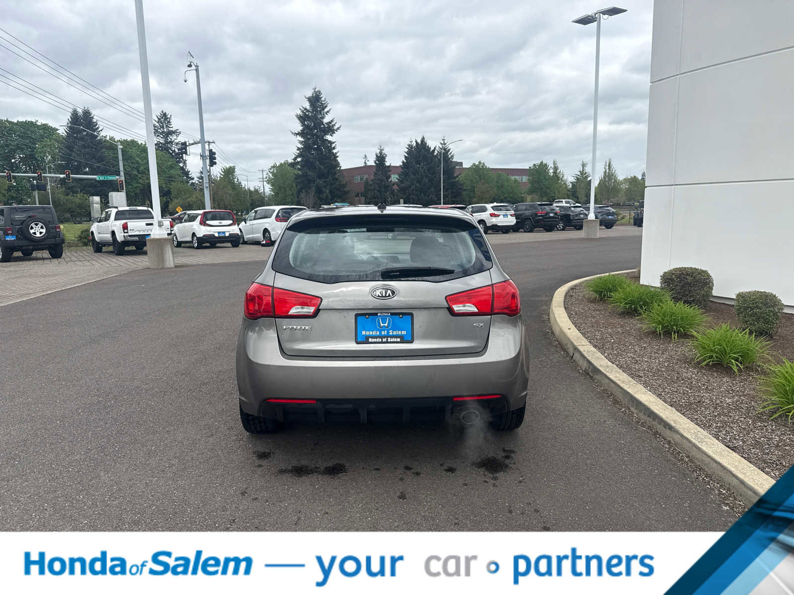 Used 2011 Kia Forte SX FWD image 5