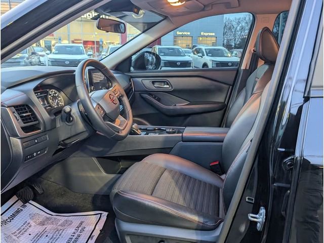 Certified 2025 Nissan Rogue SV image 13