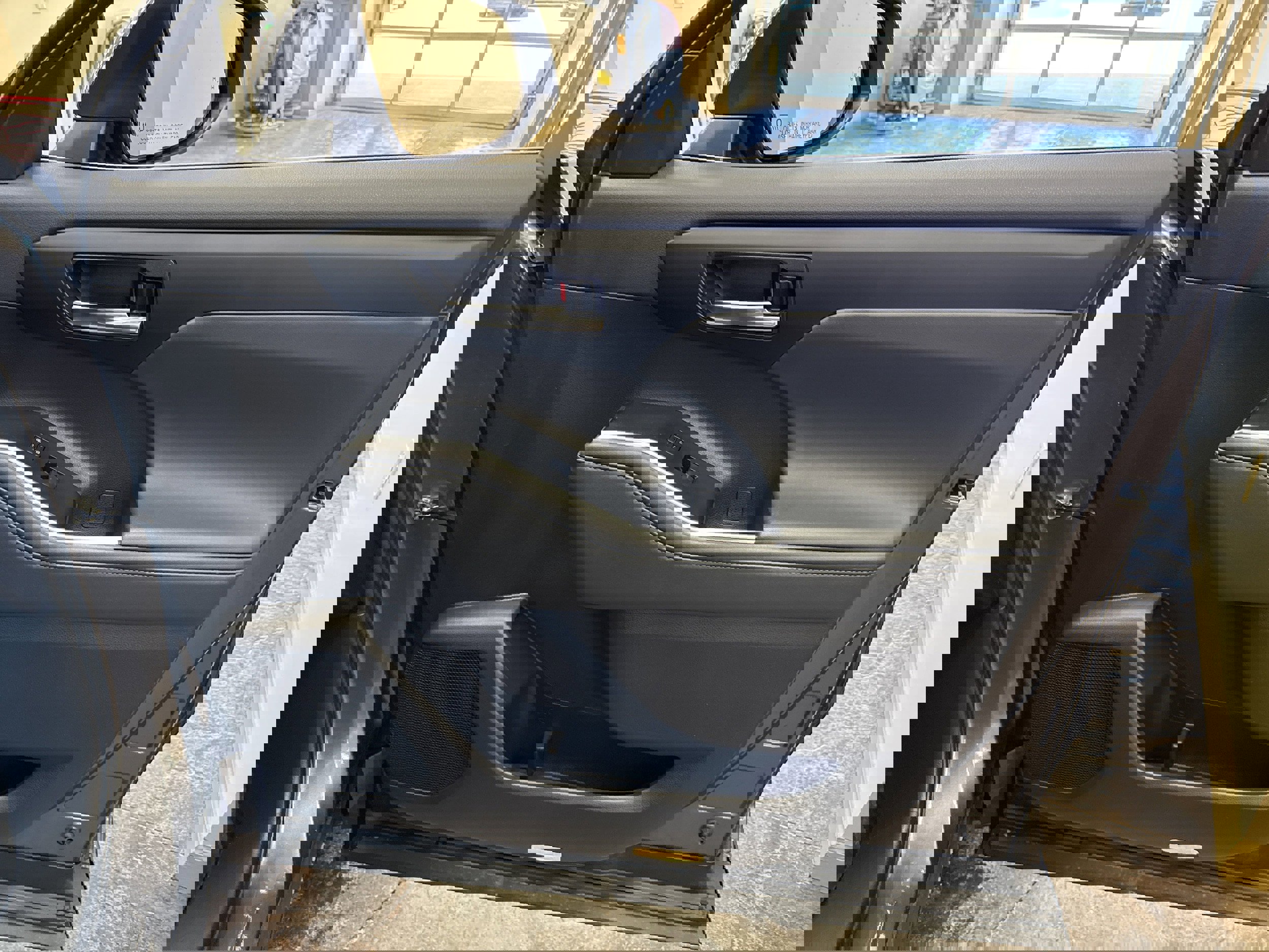 Used 2022 Toyota Highlander XLE image 16