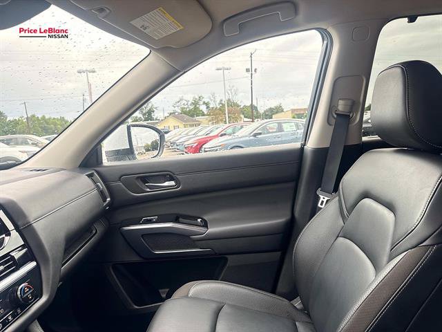 Certified 2025 Nissan Pathfinder SL AWD/4WD image 15