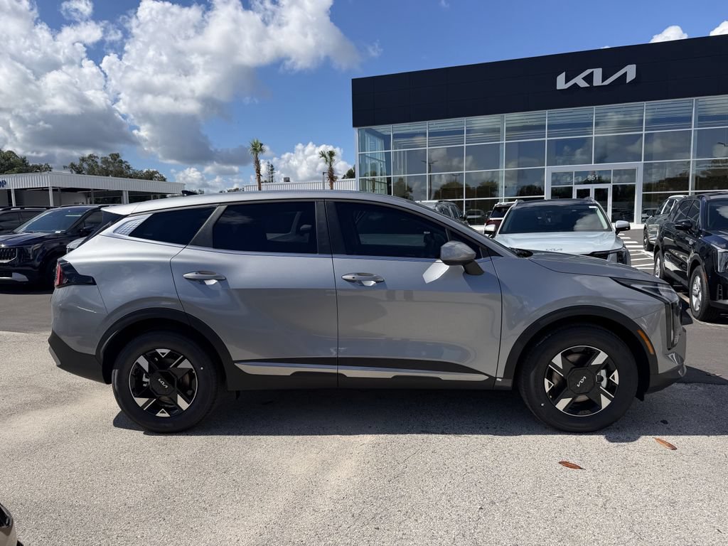 New 2026 Kia Sportage LX FWD image 3